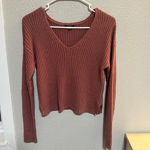 Light cropped sweater/ size medium